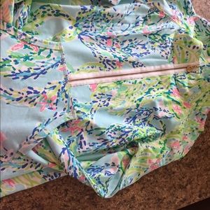 Lily Pulitzer Pull Over